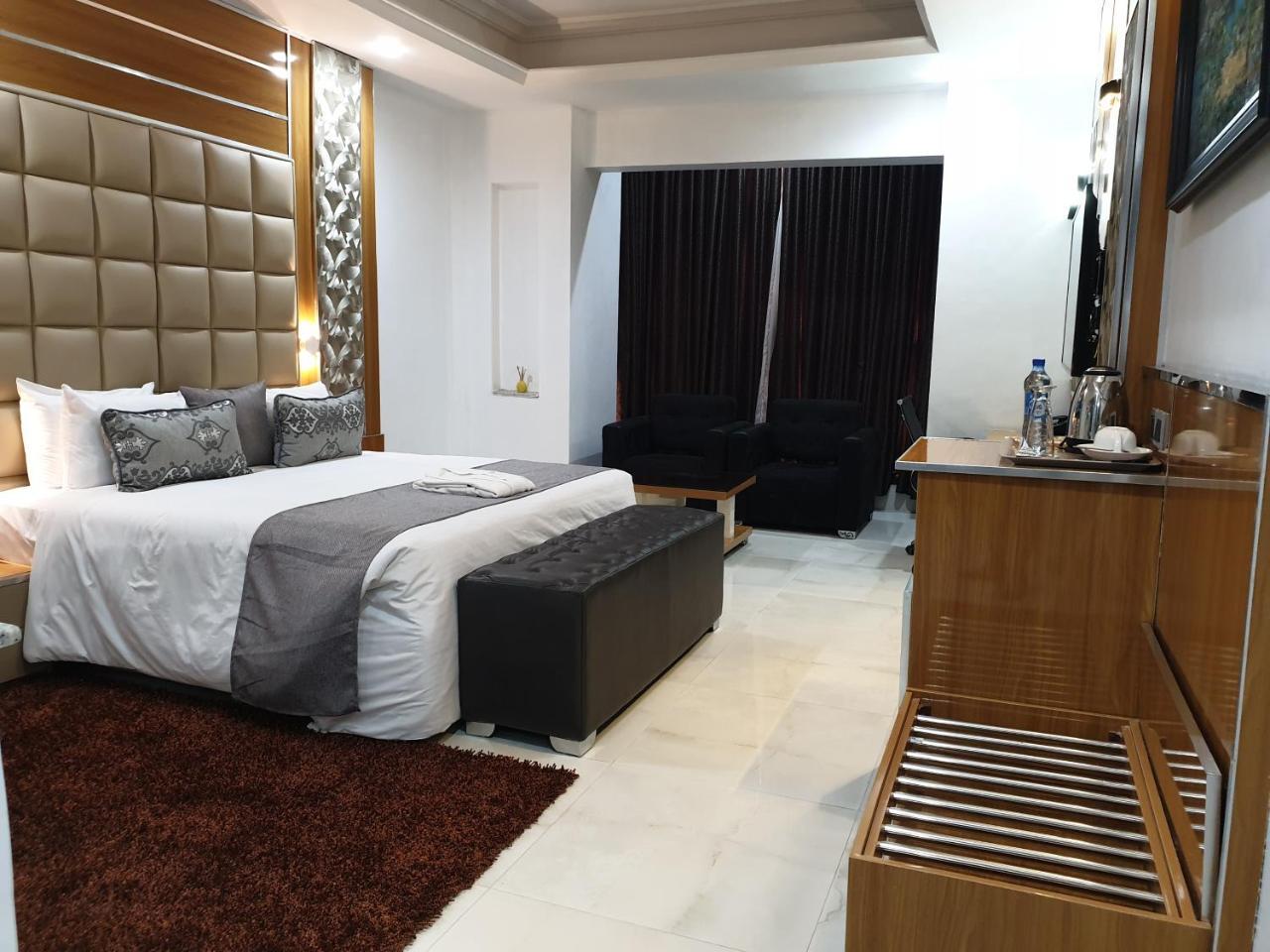 Caesar'S Luxury Hotel Lekki Kültér fotó