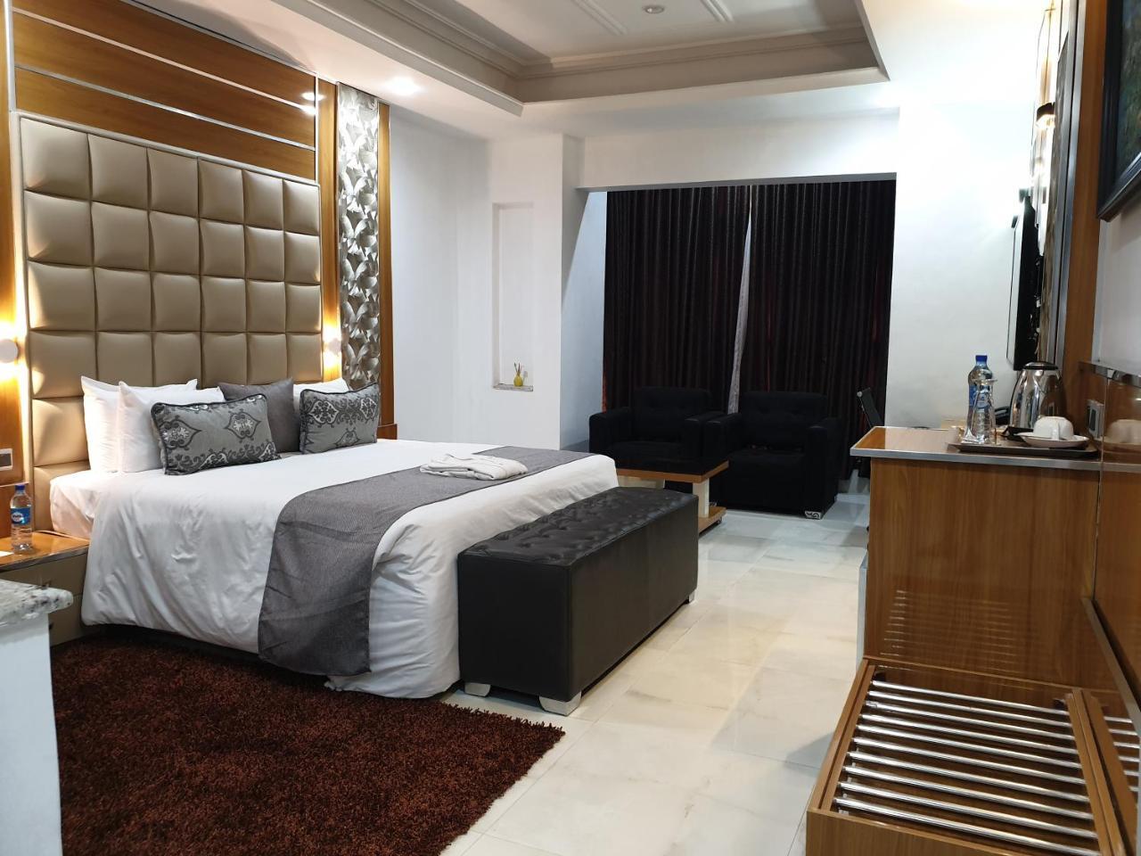 Caesar'S Luxury Hotel Lekki Kültér fotó