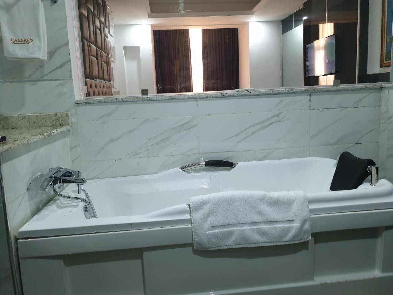 Caesar'S Luxury Hotel Lekki Kültér fotó